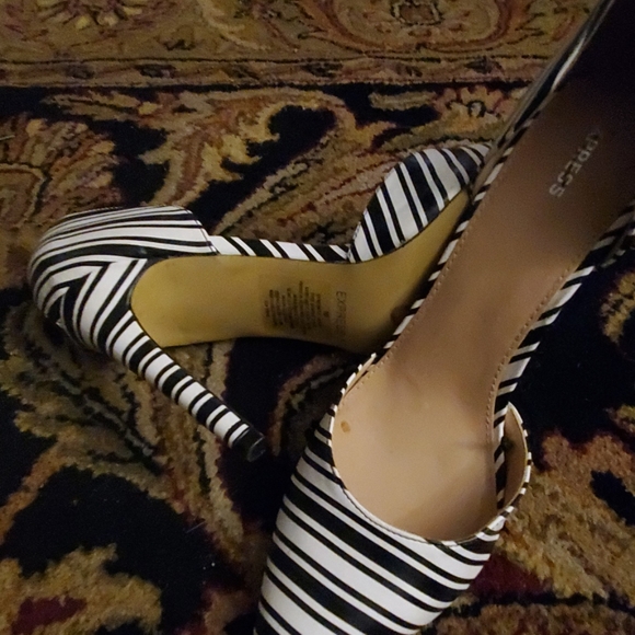 Shoes - Picture 2 of 2